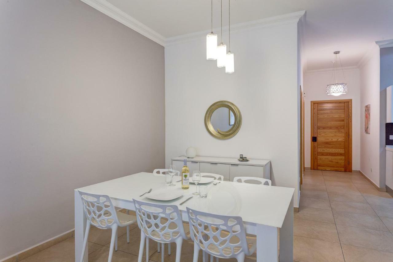 Gorgeous Apartment With Terrace In Fort Cambridge, Pool Sliema Luaran gambar