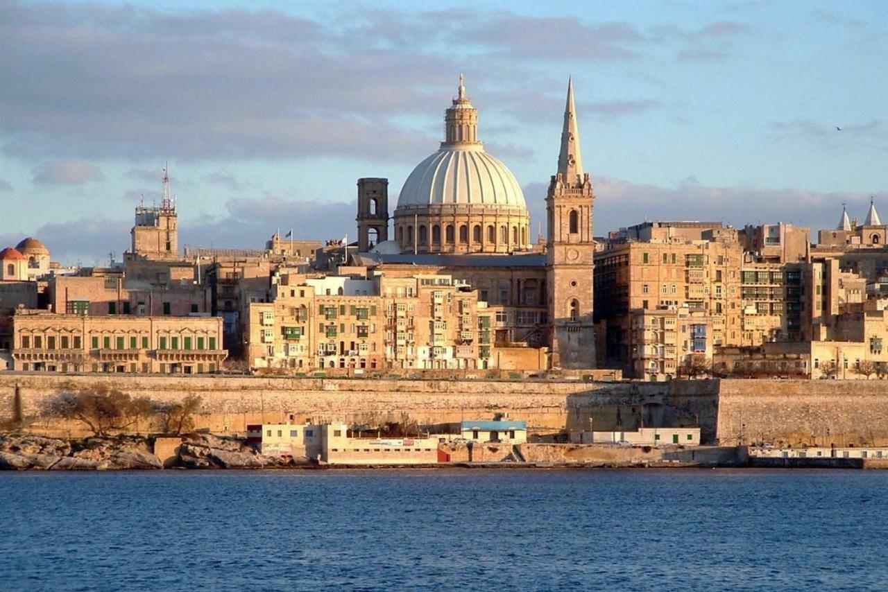 Gorgeous Apartment With Terrace In Fort Cambridge, Pool Sliema Luaran gambar